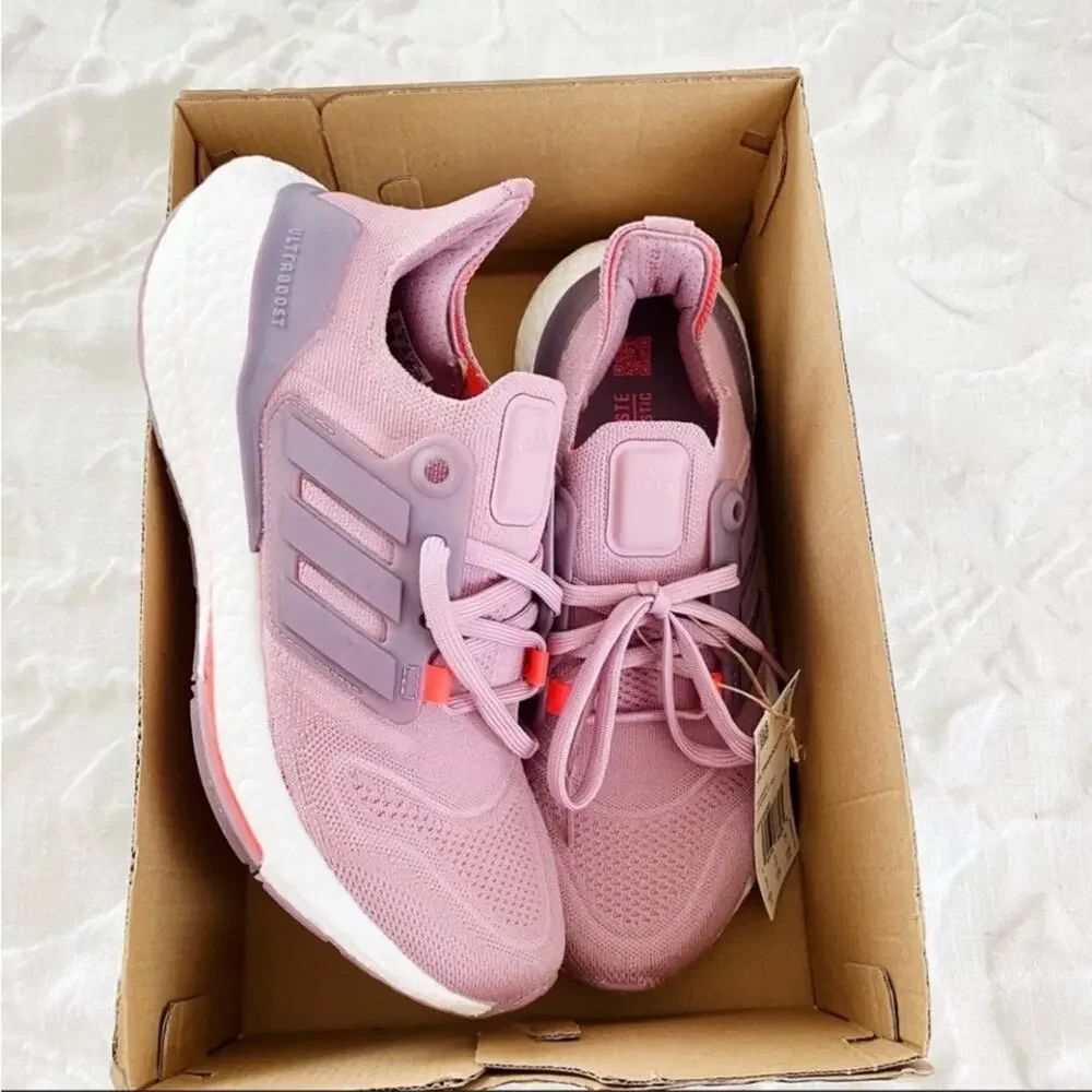 Adidas Ultraboost 22 Sneakers Girls Size 4 New